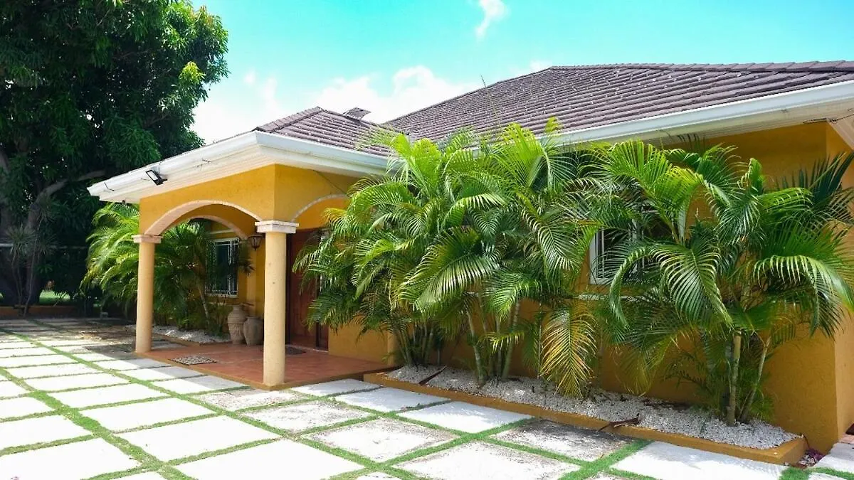 Beachfront 3Bedroom Villa With Private Pool -Manchester Parish Alligator Pond Village
